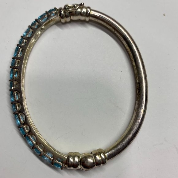.925 Silver Hinged Bangle Bracelet With Light Blue CZ Stones. - Picture 1 of 3